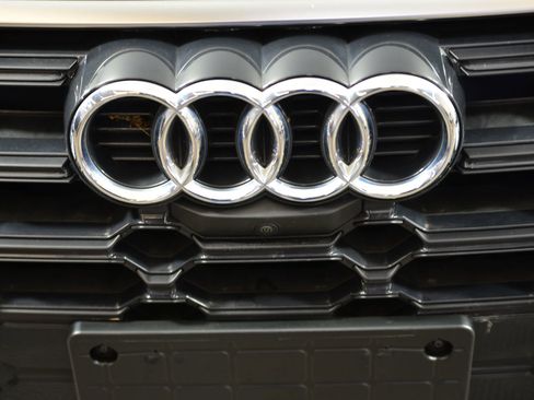 Certified 2023 Audi Q5 2.0T Premium Plus w/ Premium Plus Package image 16