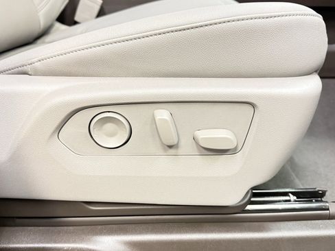 New 2026 GMC Sierra 2500 SLT image 15