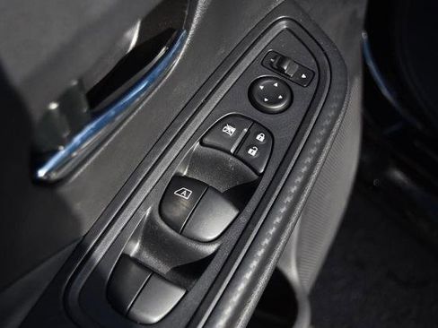 New 2025 Nissan Versa SV image 9