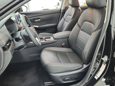 Used 2025 Nissan Sentra SR w/ SR Premium Package FWD image 26
