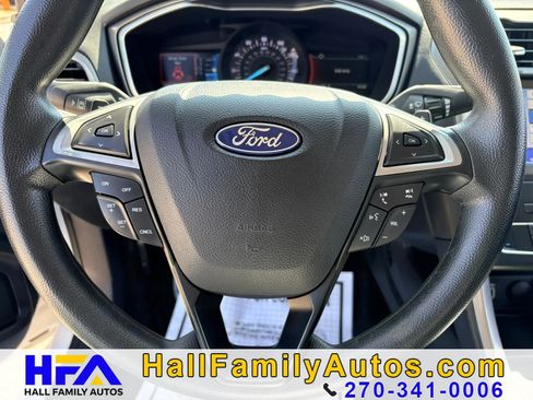 Used 2019 Ford Fusion SE FWD image 17