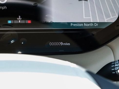 New 2026 Land Rover Range Rover Long Wheelbase SE AWD/4WD image 25