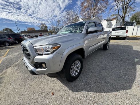 Used 2016 Toyota Tacoma SR5 image 25