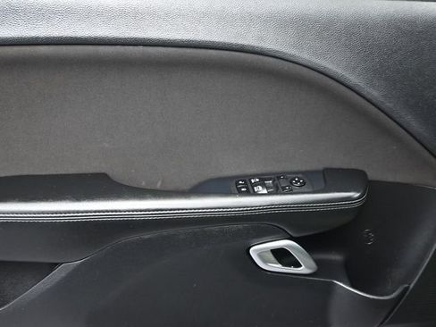 Used 2020 Dodge Challenger SXT RWD image 12