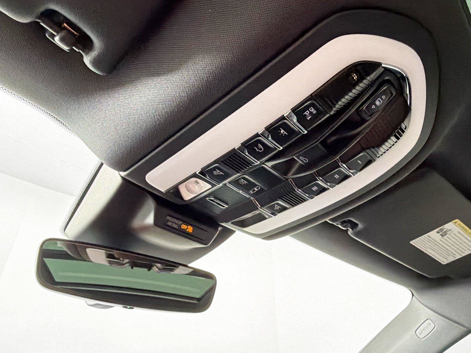 Certified 2025 Porsche Macan S AWD/4WD image 25