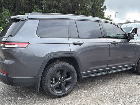 Used 2023 Jeep Grand Cherokee L Laredo AWD/4WD image 8