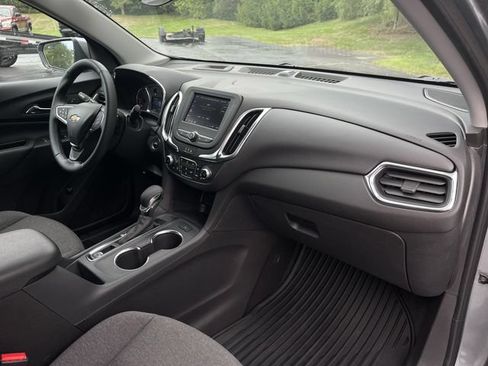 Used 2024 Chevrolet Equinox LT FWD image 28