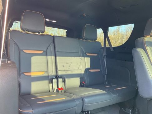 Used 2023 GMC Yukon XL AT4 w/ Technology Package image 27