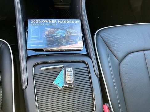 New 2026 Chrysler Pacifica Limited image 20