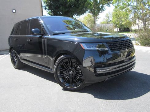 Used 2023 Land Rover Range Rover SE AWD/4WD image 2