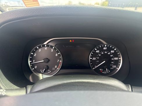 Used 2024 Nissan Frontier SV w/ SV Convenience Package image 16