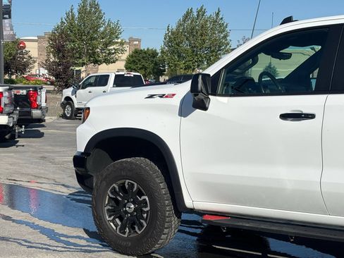 Used 2024 Chevrolet Silverado 1500 ZR2 AWD/4WD image 6