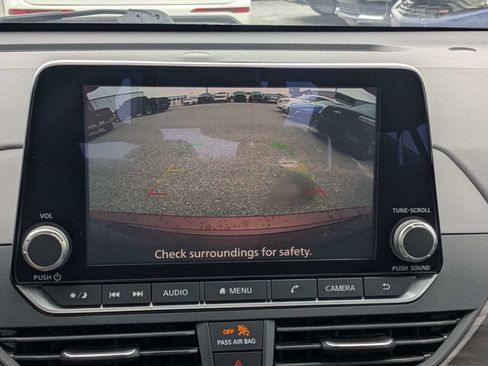 Used 2025 Nissan Altima 2.5 SV FWD image 28