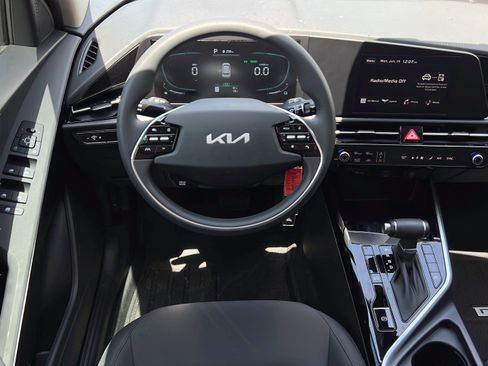 New 2026 Kia Niro LX FWD image 15