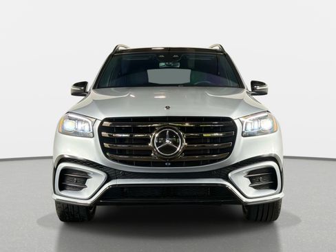 Used 2025 Mercedes-Benz GLS 580 4MATIC image 8