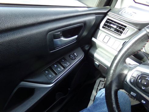 Used 2016 Toyota Camry SE image 38