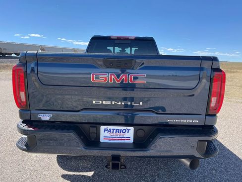 Used 2022 GMC Sierra 3500 Denali w/ Technology Package image 4