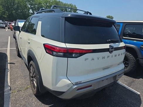Certified 2023 Nissan Pathfinder SL w/ SL Premium Package AWD/4WD image 7