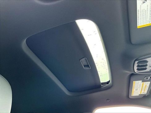 New 2026 Chevrolet Trax RS w/ Sunroof Package FWD image 28