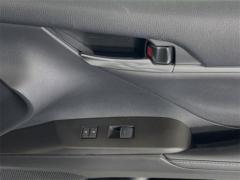 Used 2021 Toyota Camry XSE image 31