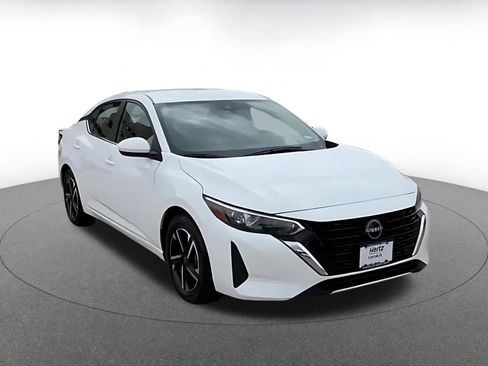 Used 2025 Nissan Sentra SV image 3