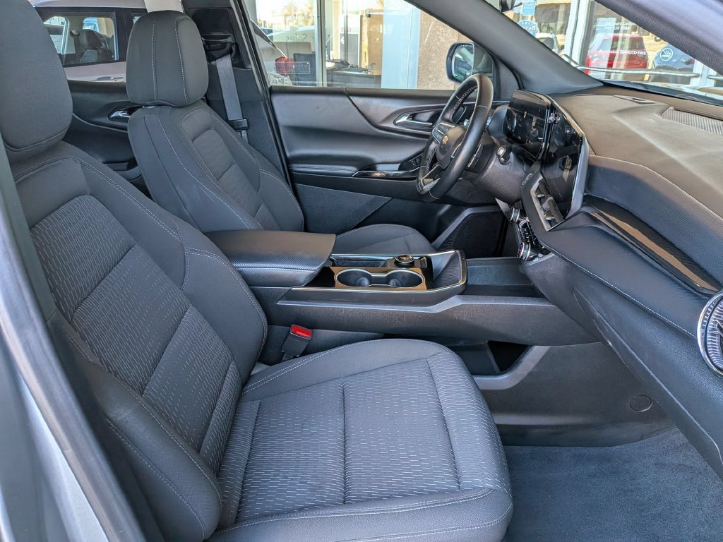 Used 2026 Chevrolet Equinox LT AWD/4WD image 27