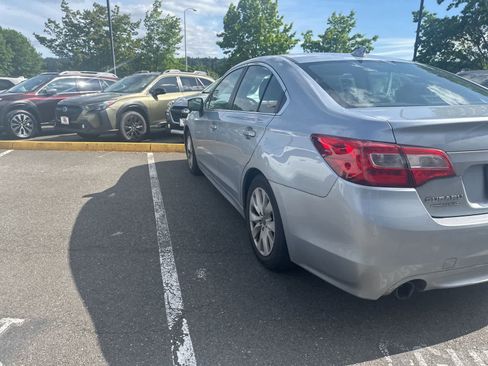 Used 2016 Subaru Legacy 2.5i Premium w/ Moonroof Package AWD/4WD image 3