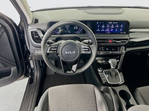 New 2026 Kia Seltos S FWD image 18