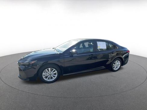 Used 2025 Toyota Camry LE image 8