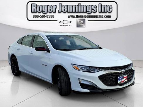 Used 2025 Chevrolet Malibu LT w/ Redline Edition image 6