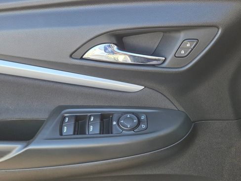 Used 2023 Chevrolet Bolt EUV LT image 17