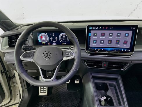 New 2026 Volkswagen Tiguan SE R-Line image 19