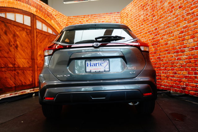 Certified 2024 Nissan Kicks SV FWD image 9