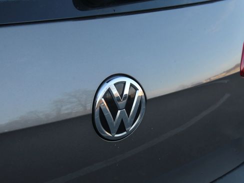 Used 2016 Volkswagen Golf 4-Door AWD/4WD image 43