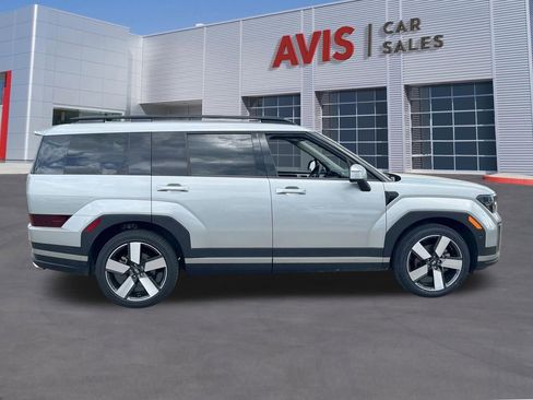Used 2025 Hyundai Santa Fe Limited FWD image 5