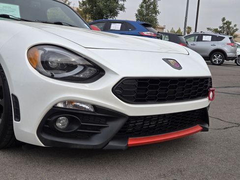 Used 2019 FIAT 124 Spider Abarth w/ Convenience Group RWD image 8