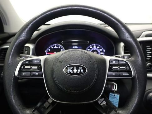 Used 2019 Kia Sorento L image 17