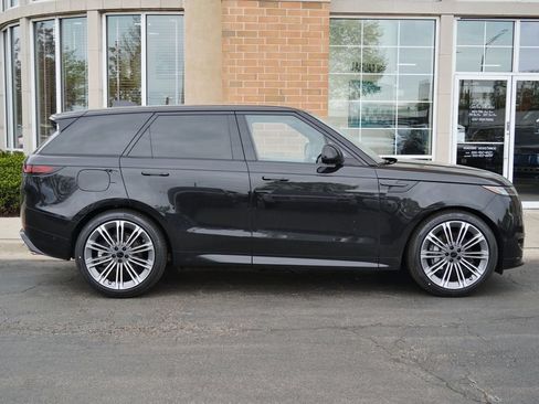 Used 2026 Land Rover Range Rover Sport Dynamic SE AWD/4WD image 7