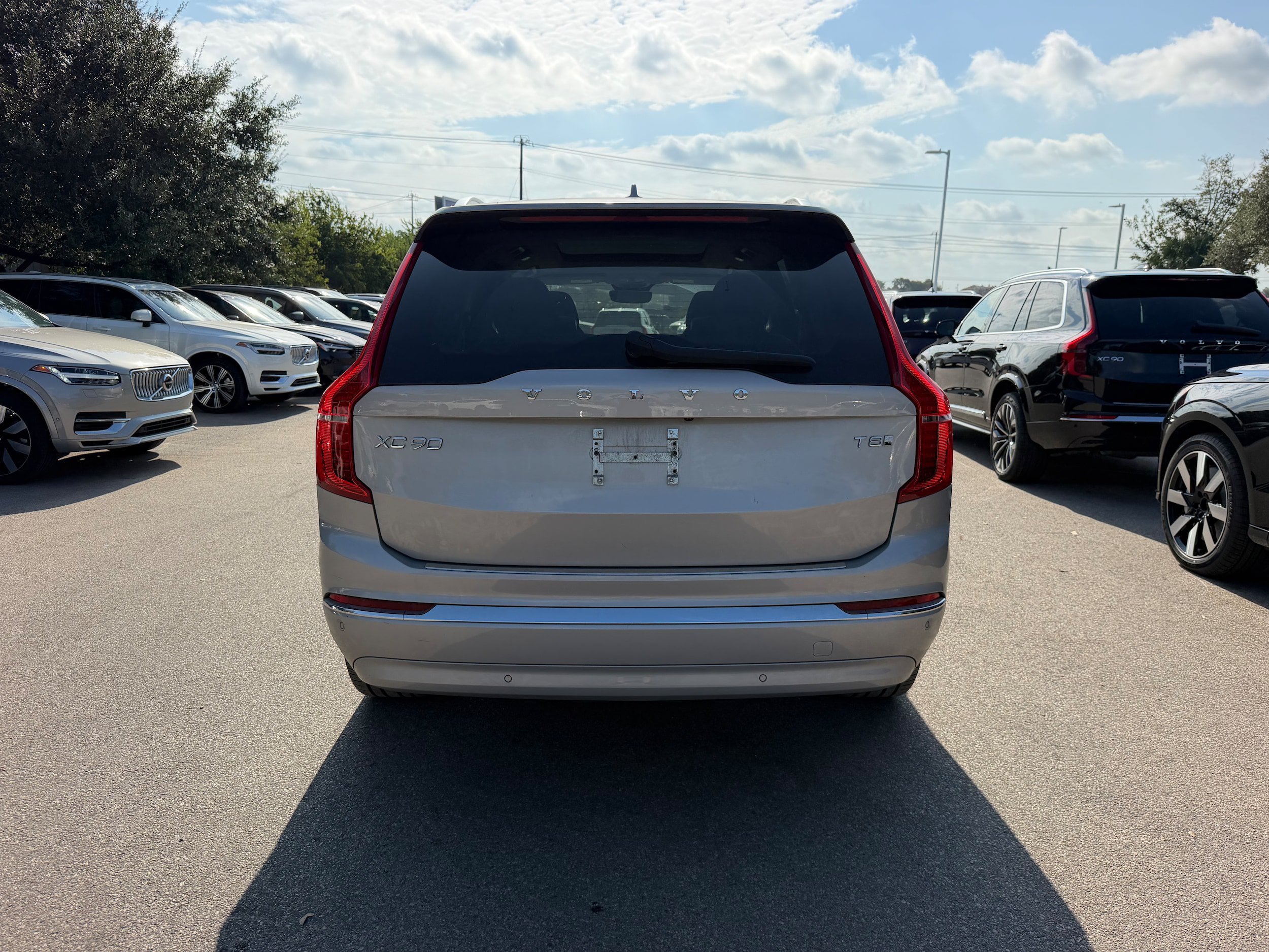Certified 2025 Volvo XC90 T8 Plus w/ Protection Package AWD/4WD image 5