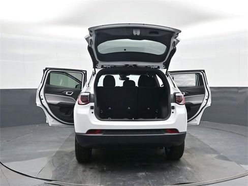 Used 2025 Jeep Compass Sport w/ Mopar Graphics Package image 44