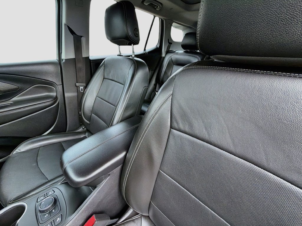 Used 2022 GMC Terrain SLT AWD/4WD image 11