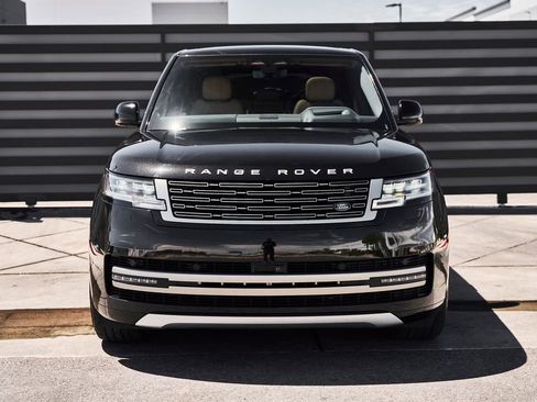 Used 2025 Land Rover Range Rover Long Wheelbase SE AWD/4WD image 12