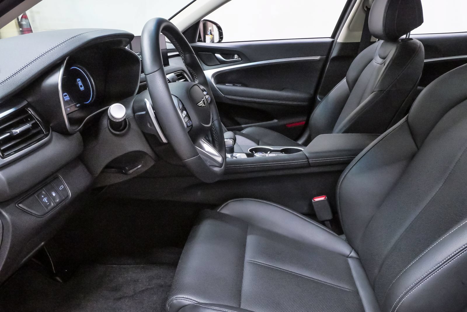 Certified 2026 Genesis G70 2.5T AWD/4WD image 9