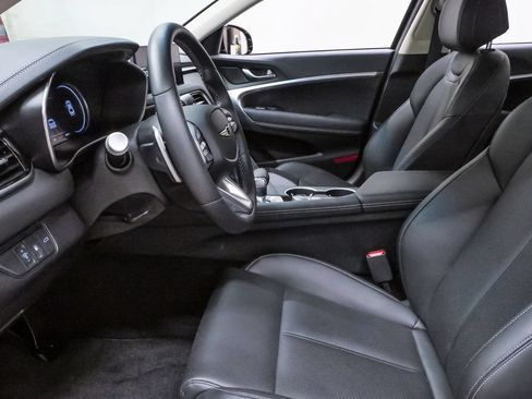 Certified 2026 Genesis G70 2.5T AWD/4WD image 9