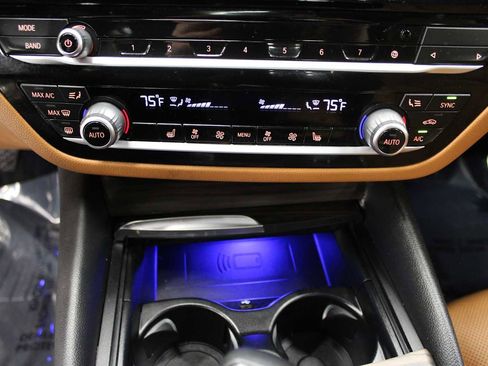 Used 2023 BMW 530i xDrive w/ Premium Package image 31