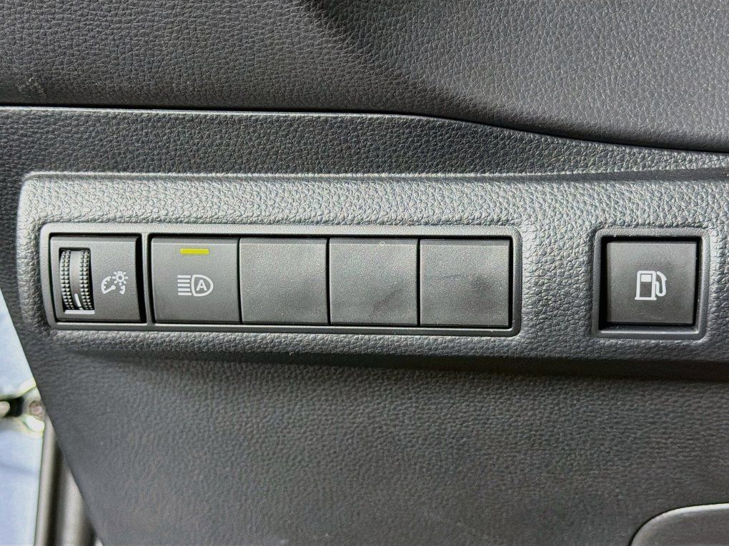Used 2026 Toyota Corolla LE FWD image 15