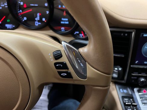 Used 2014 Porsche Panamera 4 image 25