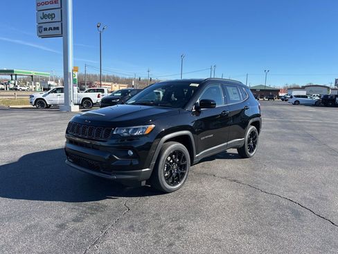 New 2026 Jeep Compass Latitude image 9