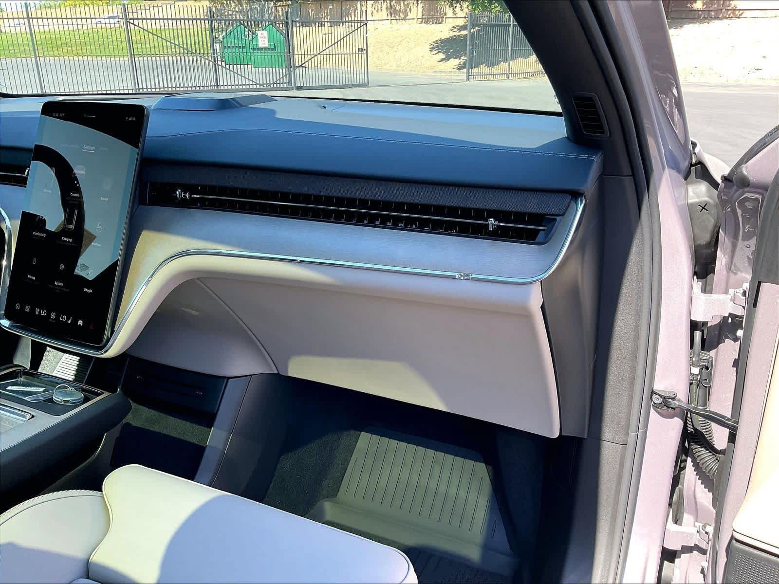 New 2026 Volvo EX90 Plus RWD image 29