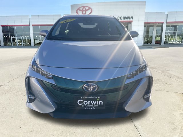 Used 2017 Toyota Prius Prime Advanced w/ Carpet Mat Package FWD image 8